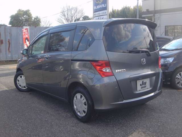 2011 Honda Freed – thumbnail 2