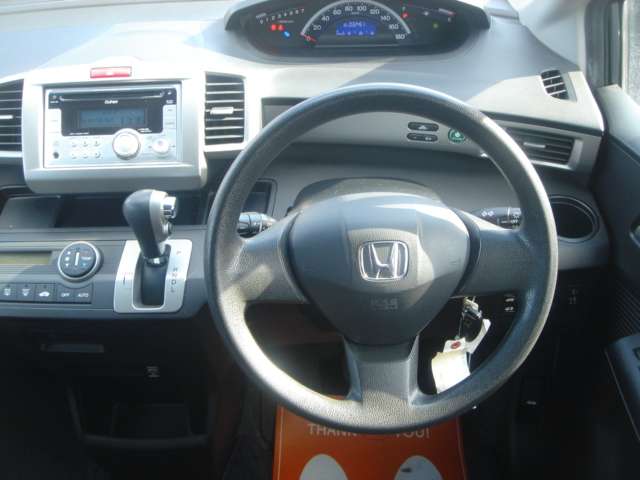 2011 Honda Freed – thumbnail 3