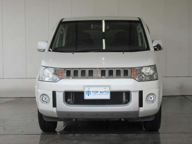 2011 Mitsubishi Delica D:5 – thumbnail 4