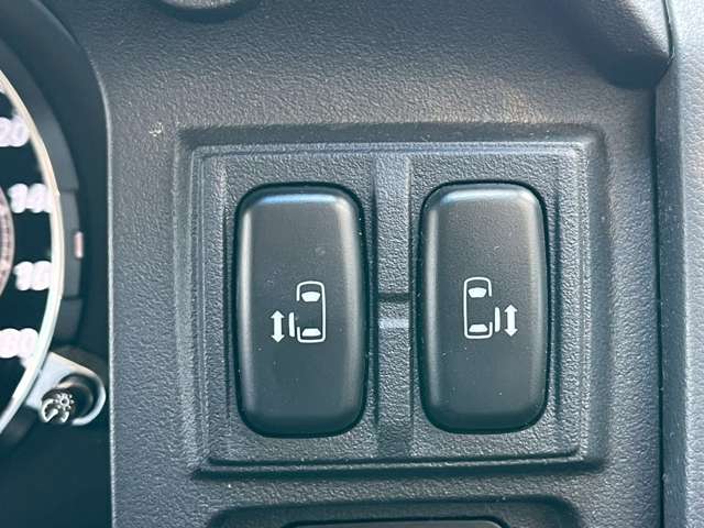 2011 Mitsubishi Delica D:5 – thumbnail 4