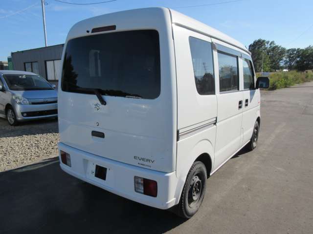 2010 Suzuki Every – thumbnail 4