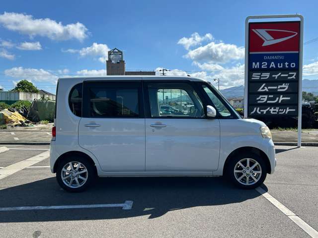 2010 Daihatsu Tanto – thumbnail 4