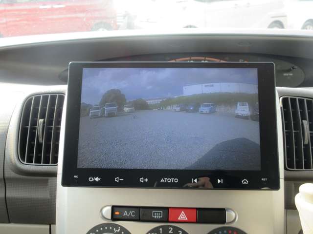 2011 Daihatsu Tanto – thumbnail 3