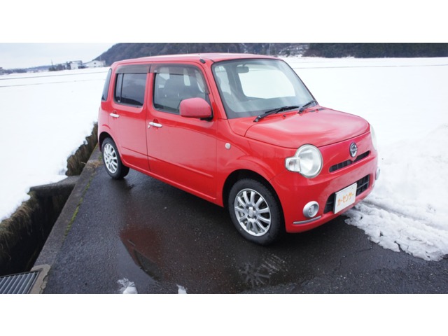 2011 Daihatsu Mira Cocoa