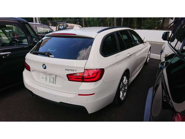 2011 BMW 5 Series Touring – thumbnail 3