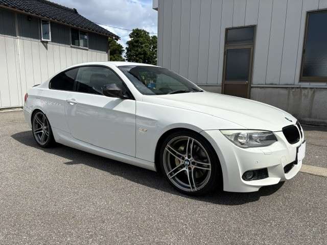 2011 BMW 3 Series Coupe – thumbnail 2