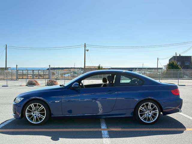 2011 BMW 3 Series Coupe – thumbnail 4