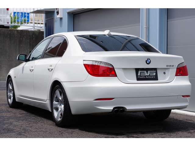 2010 BMW 5 Series – thumbnail 4