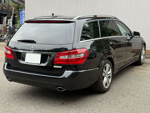 2011 Mercedes-Benz E-Class Wagon – thumbnail 3