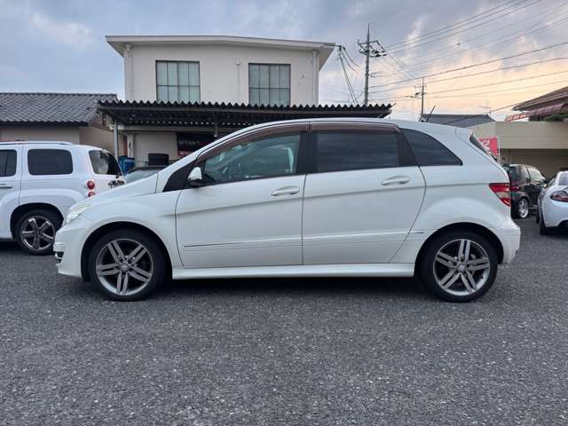 2011 Mercedes-Benz B-Class – thumbnail 3