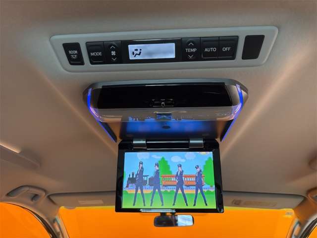 2011 Toyota Vellfire – thumbnail 4
