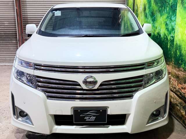 2011 Nissan Elgrand – thumbnail 3