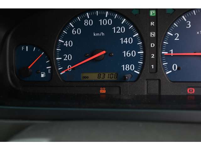 1998 Nissan Elgrand – thumbnail 2