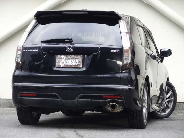 2011 Honda Stream – thumbnail 4