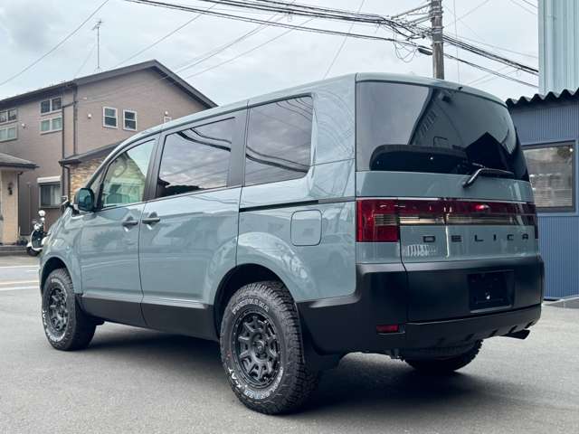 2011 Mitsubishi Delica D:5 – thumbnail 4