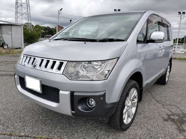 2011 Mitsubishi Delica D:5 – thumbnail 3