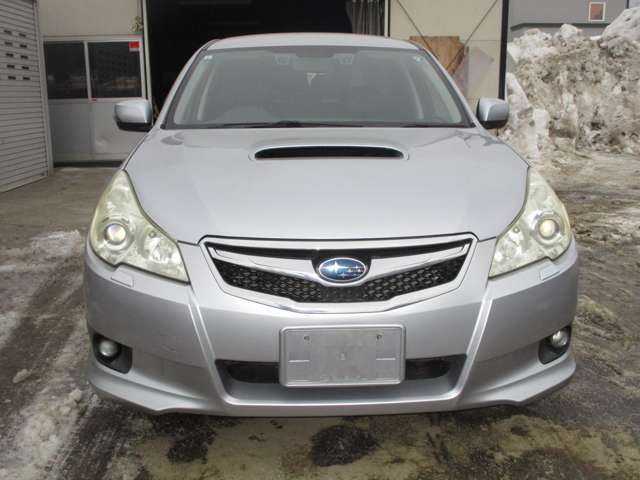 2011 Subaru Legacy Touring Wagon – thumbnail 2