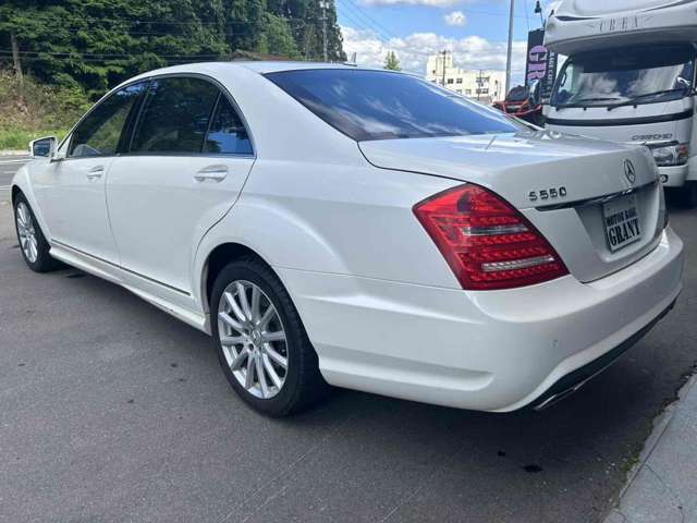 2010 Mercedes-Benz S-Class – thumbnail 4
