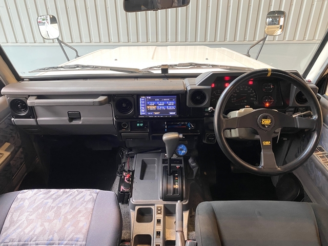 1999 Toyota Land Cruiser 70 – thumbnail 2