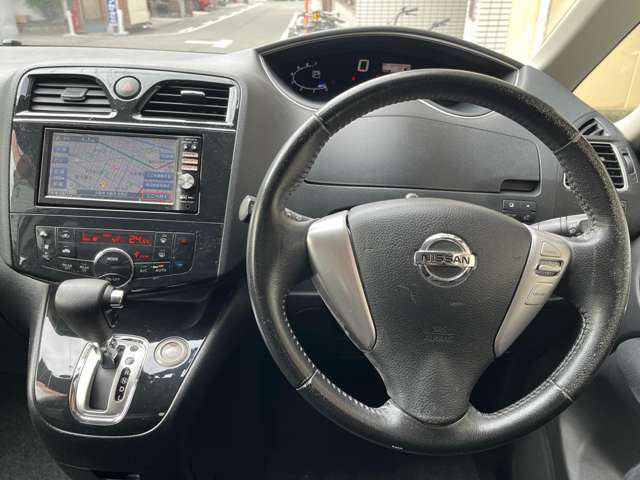 2011 Nissan Serena – thumbnail 2