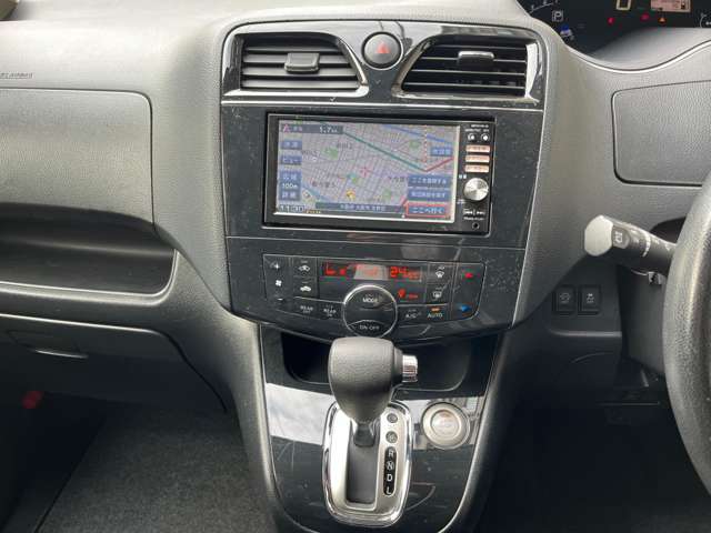 2011 Nissan Serena – thumbnail 3