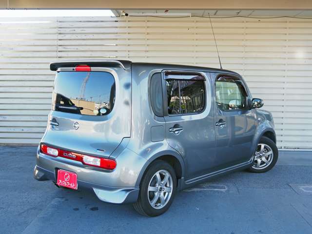 2009 Nissan Cube – thumbnail 2
