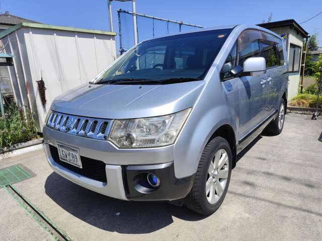 2008 Mitsubishi Delica D:5 – thumbnail 2