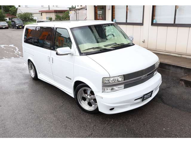 2001 Chevrolet Astro – thumbnail 2