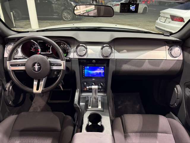 2008 Ford Mustang Convertible – thumbnail 3