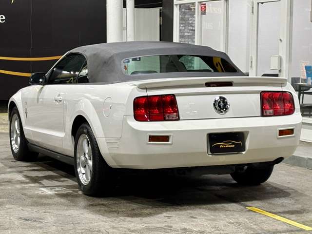2008 Ford Mustang Convertible – thumbnail 4