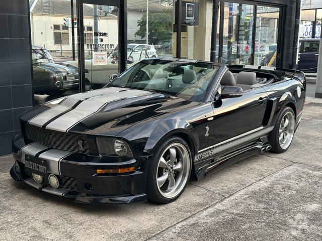 2007 Ford Mustang Convertible – thumbnail 2