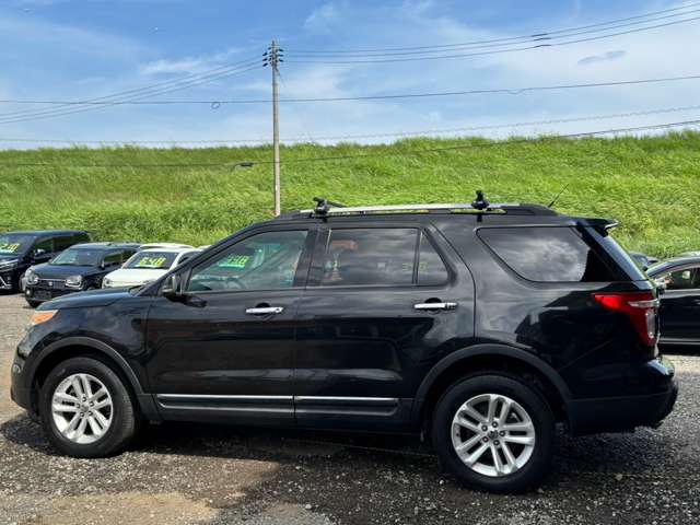 2011 Ford Explorer – thumbnail 4