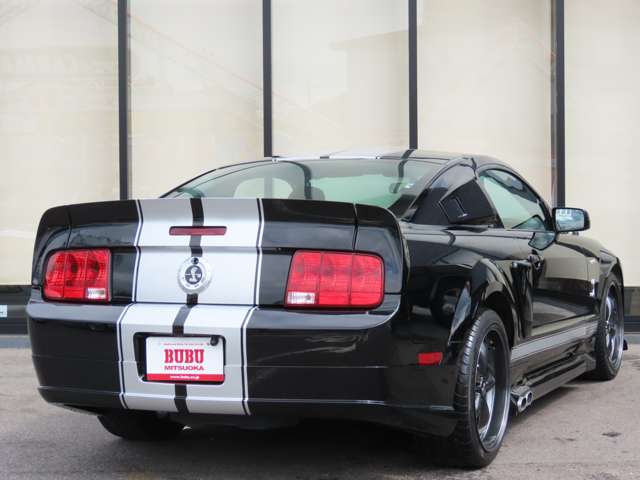 2008 Ford Mustang – thumbnail 3
