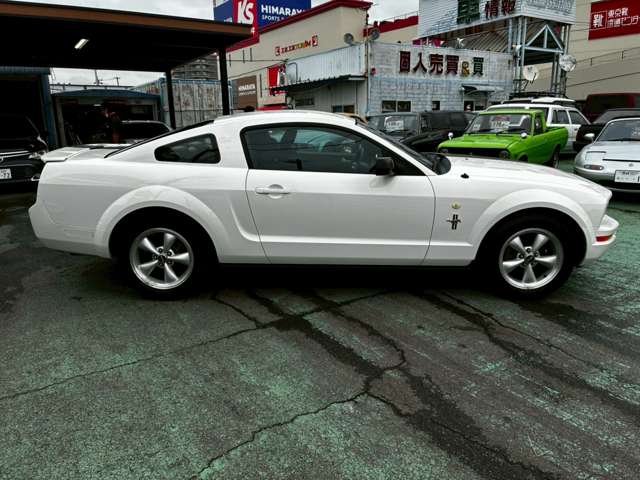 2008 Ford Mustang – thumbnail 4