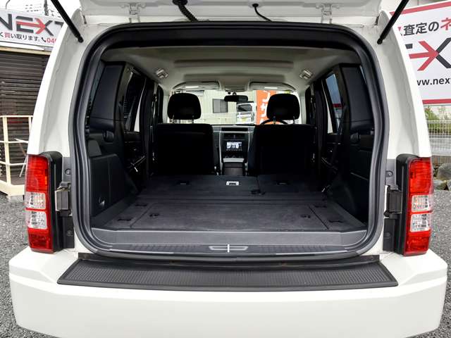 2011 Jeep Cherokee – thumbnail 4
