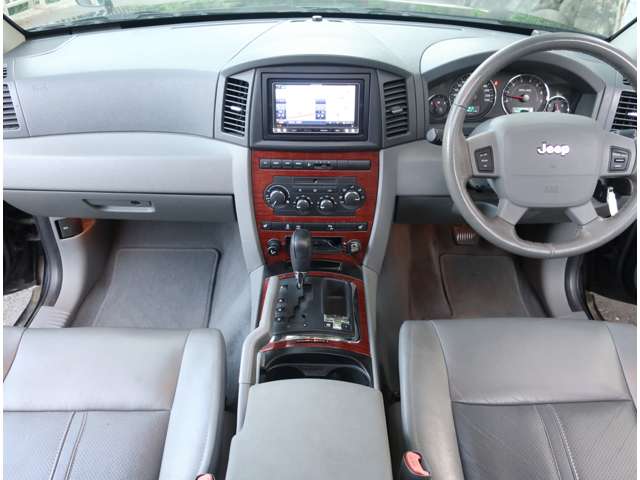 2006 Jeep Grand Cherokee – thumbnail 3