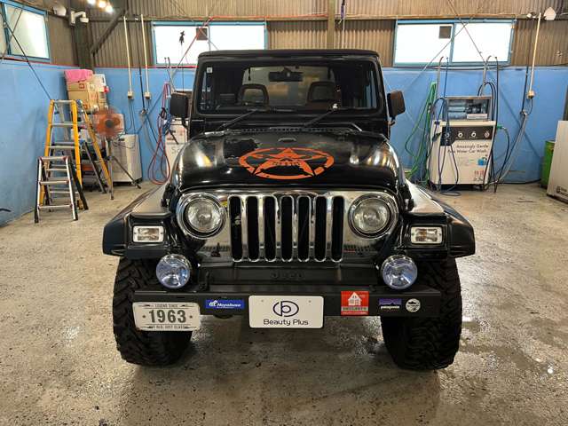 1997 Jeep Wrangler – thumbnail 2