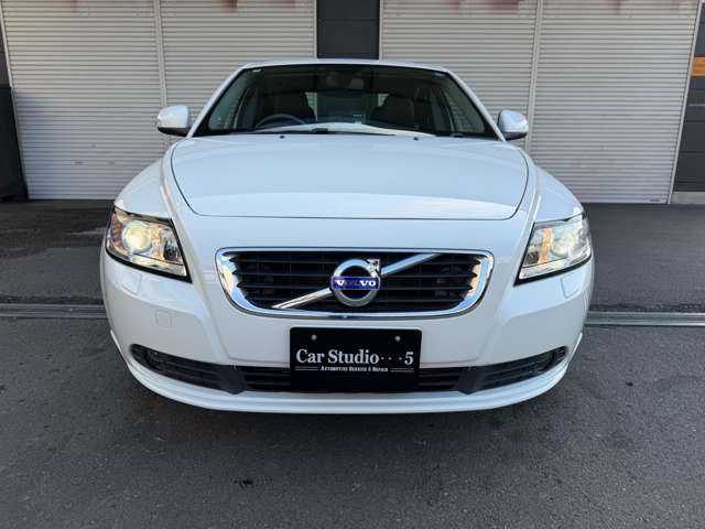 2011 Volvo S40 – thumbnail 2