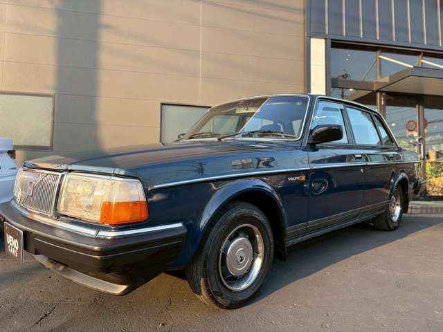 1990 Volvo 240 – thumbnail 2