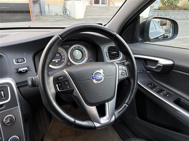 2011 Volvo V60 – thumbnail 4