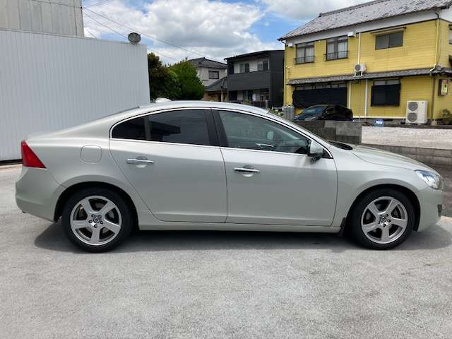 2011 Volvo S60 – thumbnail 2