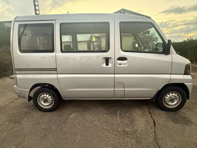 2004 Mitsubishi Minicab Van – thumbnail 3
