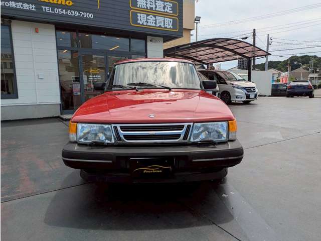 1990 Saab 900 Sedan – thumbnail 2