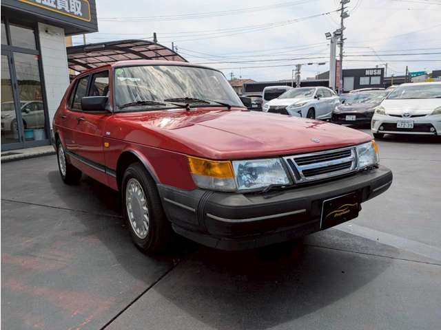 1990 Saab 900 Sedan – thumbnail 3