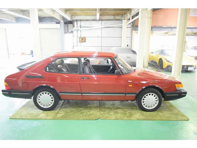 1992 Saab 900 – thumbnail 3