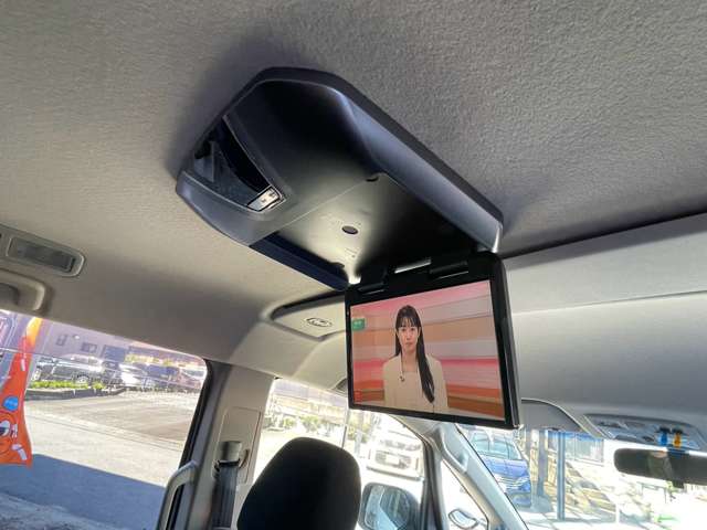 2011 Mitsubishi Delica D:5 – thumbnail 4