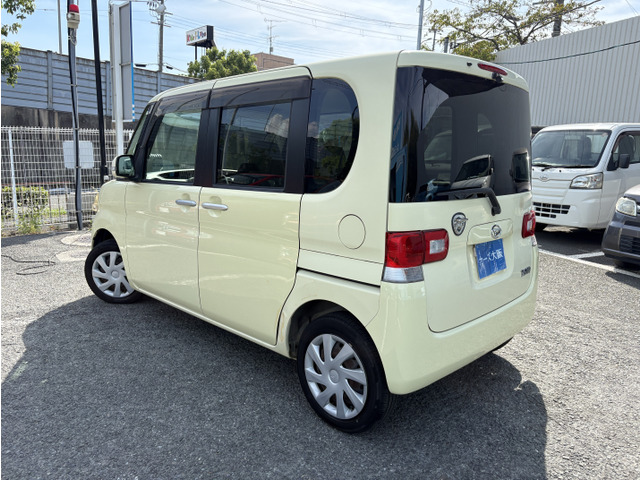 2009 Daihatsu Tanto – thumbnail 3