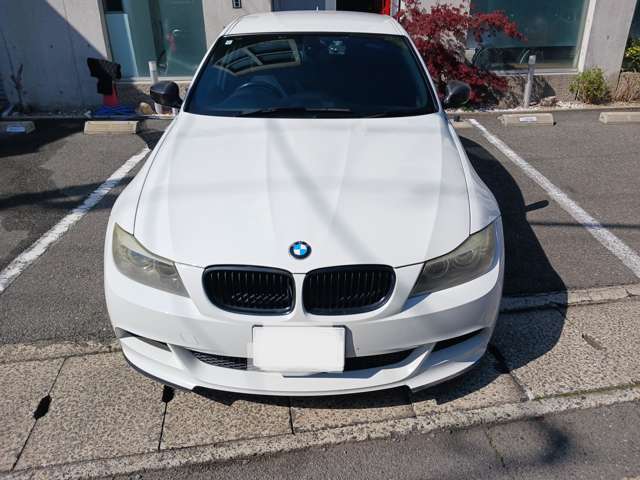 2010 BMW 3 Series – thumbnail 3