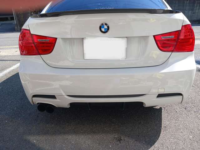2010 BMW 3 Series – thumbnail 4