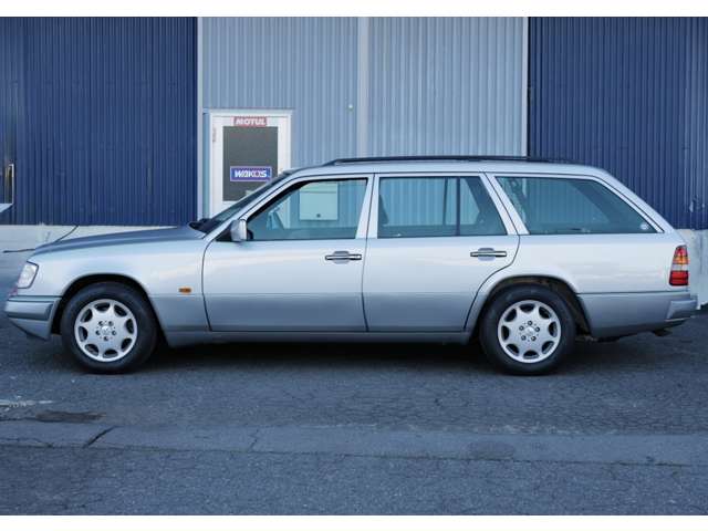 1996 Mercedes-Benz E-Class Wagon – thumbnail 4